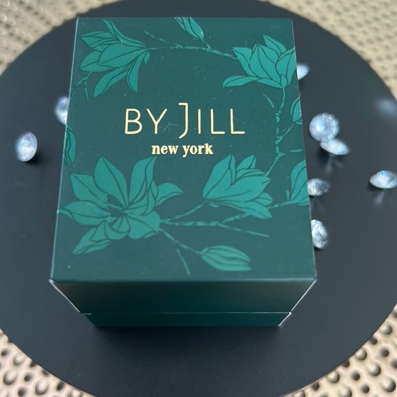 Jill New York size 8 silver tone ring. Cubic zirconia set in brass. NIB - Picture 3 of 3